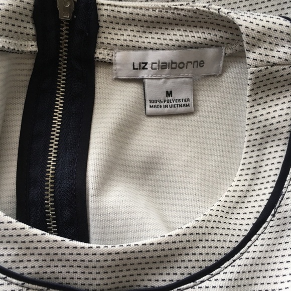 LIZ CLAIBORNE white and navy sleeveless zipped back closure tee size M - Picture 4 of 8